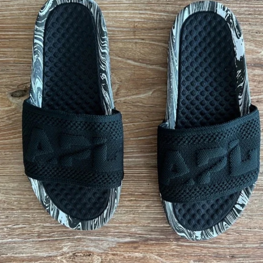 Women’s APL Big Logo TechLoom Slide - Picture 6 of 7